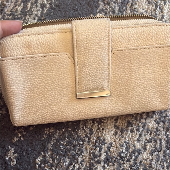 Elegant Cream Leather Women's wallets - Picture 1 of 6